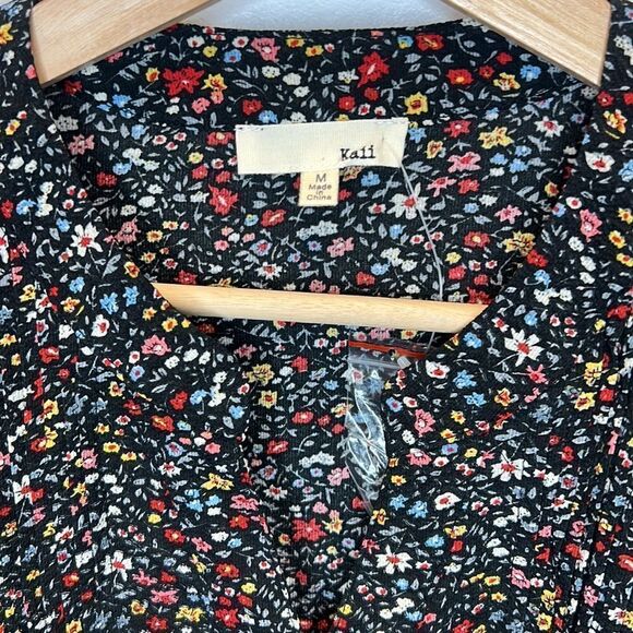 KAii Women’s Black Floral Roll up Sleeve Button up Tie Waist Blouse Size Medium - Picture 3 of 7